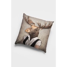 RugViva Dokuma Premium Tay Tüyü Kumaş Kıyafetli Geyik Çift Taraflı Kırlent Kılıfı 43X43 Cm KRL871