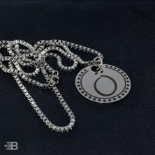 Beymarka Ö Harfi Yuvarlak Çelik Kolye