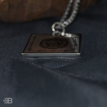 Beymarka Aslan Figürlü Kare Çelik Kolye - 3143