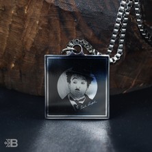 Beymarka Charlie Chaplin Kare Çelik Kolye - 3177