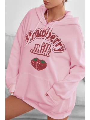 Millionaire Kadın Pembe Çilek Baskılı 3 Iplik Şardonlu Kapüşonlu Kanguru Cepli Oversize Salaş Hoodie Sweatshirt