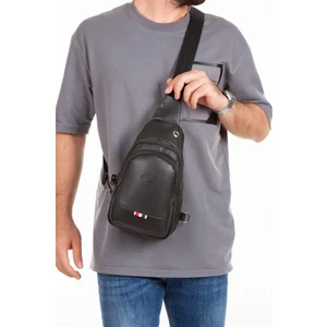Kulaklık Çıkışlı Çapraz Omuz Çantası Siyah Freebag Vegan Deri Günlük Seyahat Çantası
