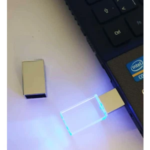 USB Flash Bellek 32 GB Kişiselleştirilebilir Baskılı  Kutulu Işıklı Kristal