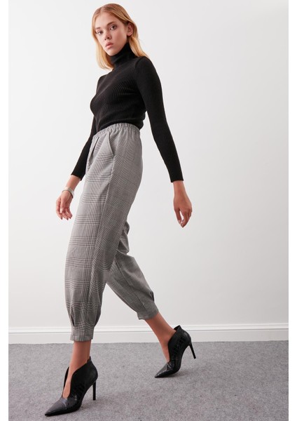 Ekose Desen Pileli Havuç Pantolon fırsatları