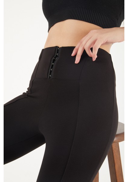 Kadın Siyah Yüksek Belli Dikiş Detaylı Agraflı Tayt fiyatları