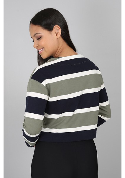 Baskılı Çizgi Desenli Bisiklet Yakalı Cepli Crop Sweatshirt
