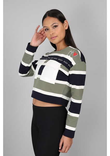Baskılı Çizgi Desenli Bisiklet Yakalı Cepli Crop Sweatshirt indirimleri