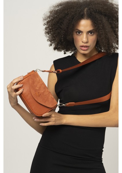 Kadın Çapraz Çanta Kremıt BNT888 modelleri