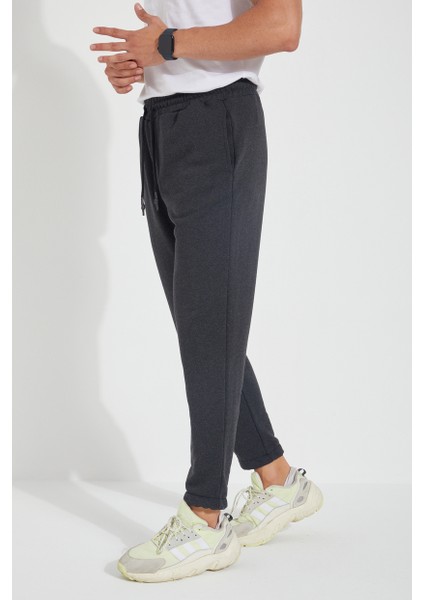 Erkek 3 Iplik Cepli Beli ve Paçası Lastikli Düz Eşofman Altı modelleri