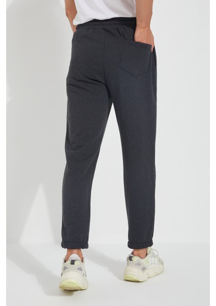 Erkek 3 Iplik Cepli Beli ve Paçası Lastikli Düz Eşofman Altı fırsatları