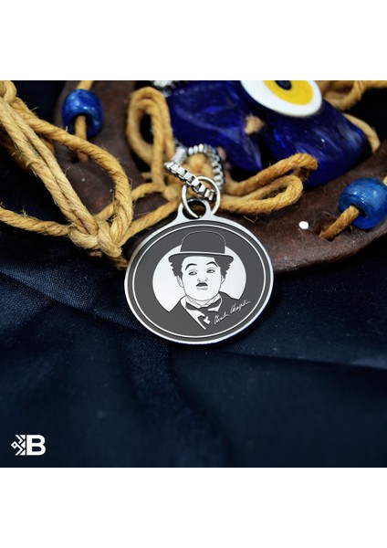 Charlie Chaplin Yuvarlak Çelik Kulplu Kolye modelleri
