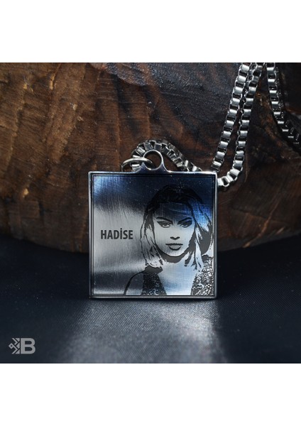 Hadise Kare Çelik Kolye - 3229