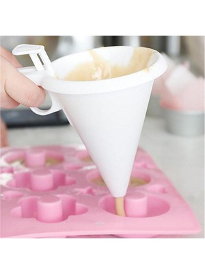 Huni Şeklinde Ölçekli Hamur Dağıtıcı