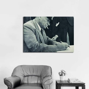 Atatürk Yazı Yazarken Kanvas Tablo