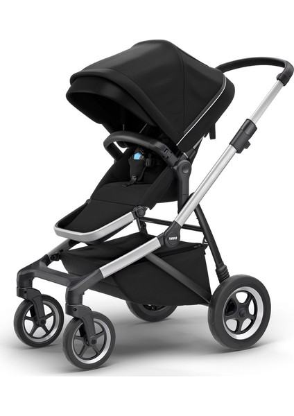 Sleek Midnight Black on Aluminium Bebek Arabası