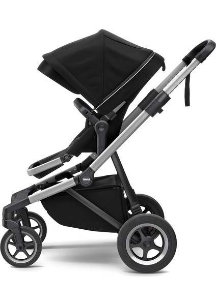 Sleek Midnight Black on Aluminium Bebek Arabası modelleri