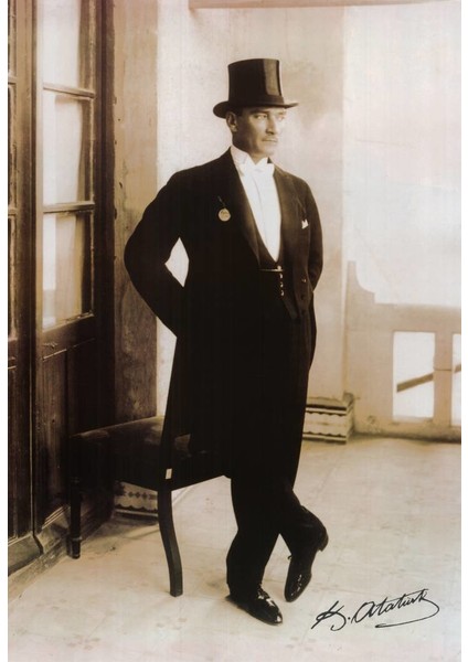 Smokinli Atatürk Kanvas Tablo