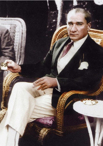 Atatürk Türk Kahvesi İçerken Kanvas Tablo