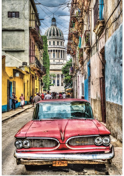 Vıntage Car In Old Havana