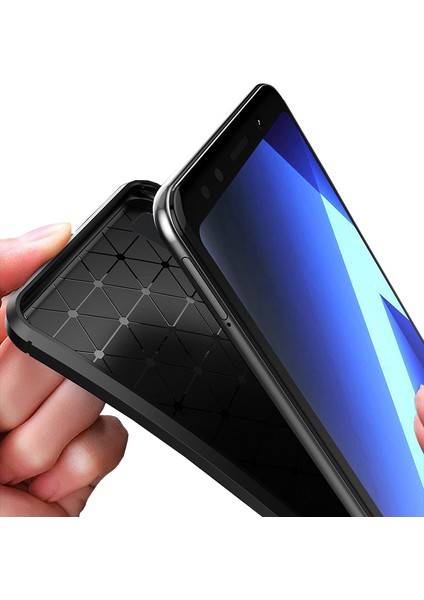 Samsung Galaxy A7 2018 Maxy Serisi Carbon Fiber Silikon TPU Kılıf Siyah