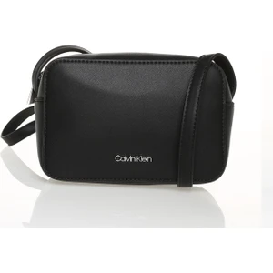 Calvin Klein Kadın Ck Must Çapraz Kamera Çanta