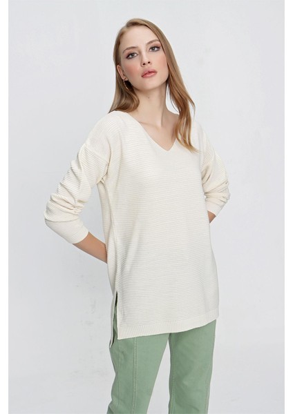 Tena Moda Kadın Ekru V Yaka Salaş Triko Kazak fiyatları