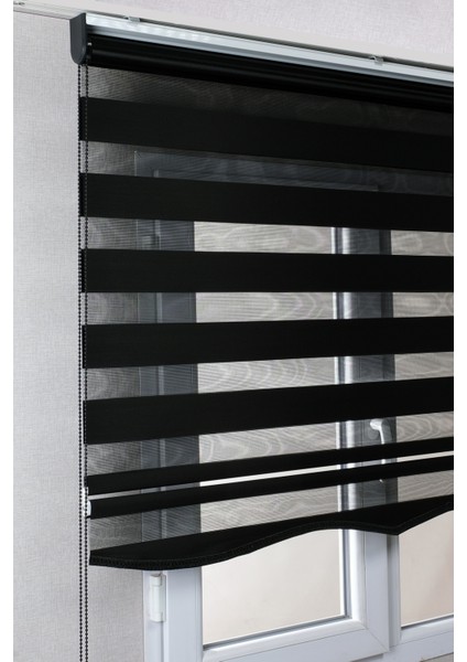 Etekli Siyah Düz Zebra Kaliteli Güneşlik Stor Perde