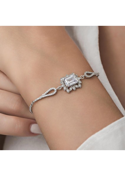 Zirkon Süslemeli Baget Taşlı Rodyum Kaplama 925 Gümüş Kadın Bileklik fiyatları