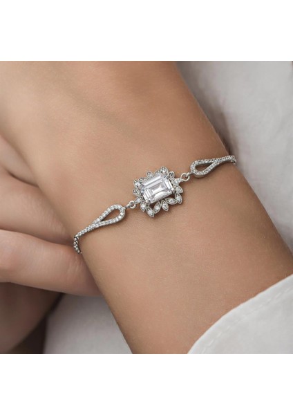 Zirkon Süslemeli Baget Taşlı Rodyum Kaplama 925 Gümüş Kadın Bileklik modelleri