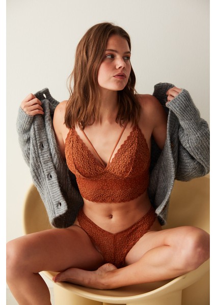 Saks Luna V Shape Brazilian