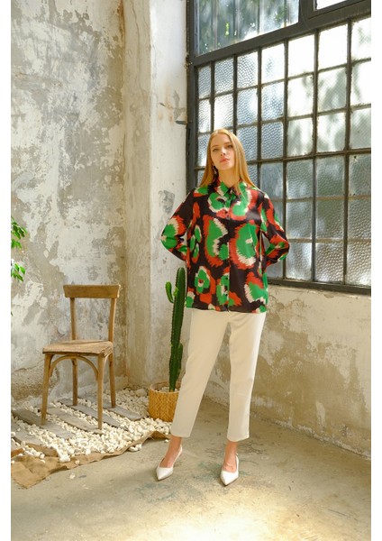 Yeşil Desenli Saten Gömlek fırsatları