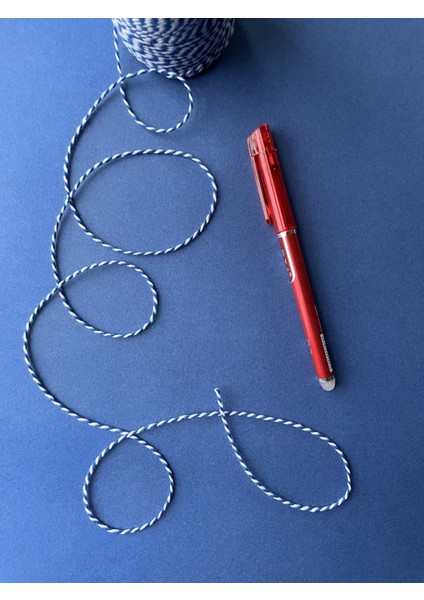 1 Adet Kırmızı Silinebilir ve Isıyla Uçan Jel Tükenmez Kalem