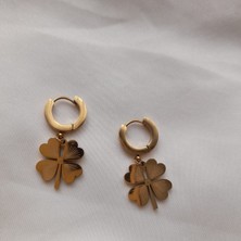 Nilüfer Çelik Yonca Küpe