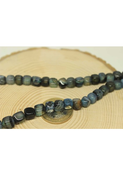 Akik Taşı Küp Şekilli 7-8mm Aralığı/5 Adet (24215-1)