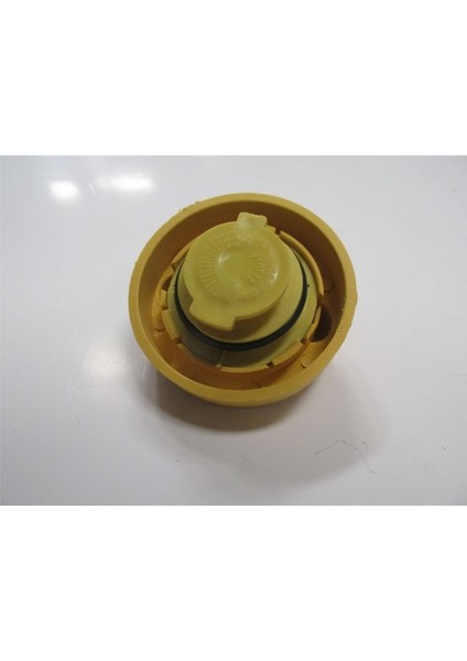 Renault Kangoo- 98/03 Motor Yağ Kapağı Sarı (1.4 Benzinli/1.9 Dizel) (Sarı) 8200800258 fırsatları