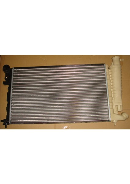 Peugeot 306- Sd/hb- 97/00 Su Radyatörü Manuel (Su Bidonlu) (Segmanlı Tip) (61X38X3) 1330.45 indirimleri