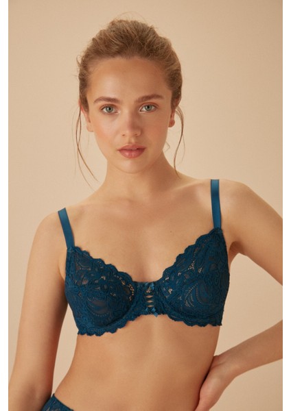Isabelle Dantelli Sütyen Kadınlar İçin Zarif Dantel Detaylı 54% Polyamid Kumaş