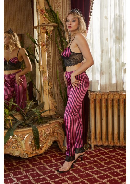 Kadın Dantel Işlemeli Saten Takımı fırsatları