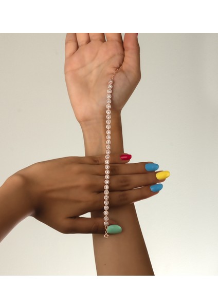 925 Ayar Gümüş Beyaz Taşlı Papatya Model Bileklik fırsatları