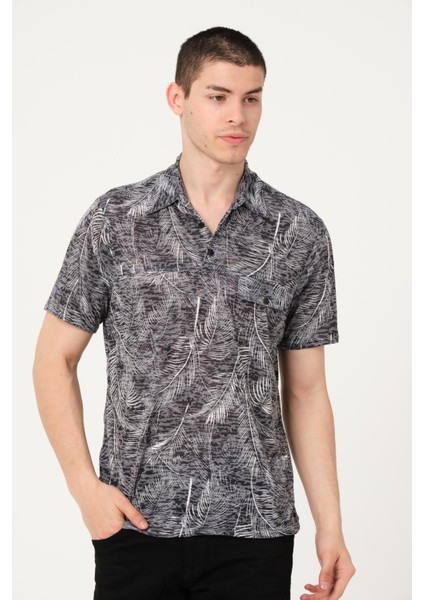 Desenli Kısa Kollu Erkek Gömlek