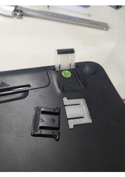 y Logitech K360 Klavye Ayağı Plastik Aparat