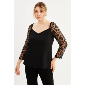 Kare Yaka Kolları Dantelli Bluz