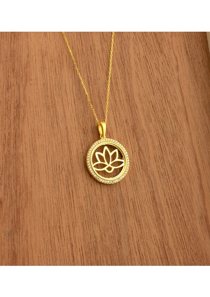 925 Ayar Gümüş Sıra Taş Çerçeveli Lotus Kolye