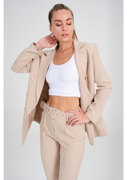 Kadın Krem Blazer Ceket Kemerli Cepli Havuç Kesim Pantolon Takım modelleri