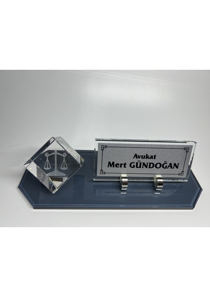 Cam Masa Isimliği Avukat Savcı Hakimlere Özgü Küp Patlatma Logo ve Füme fiyatları