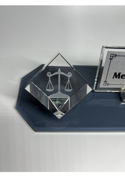 Cam Masa Isimliği Avukat Savcı Hakimlere Özgü Küp Patlatma Logo ve Füme fırsatları