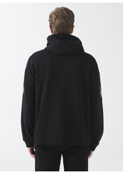 Kapüşon Yaka Baskılı Siyah Erkek Sweatshirt E-Solı fırsatları