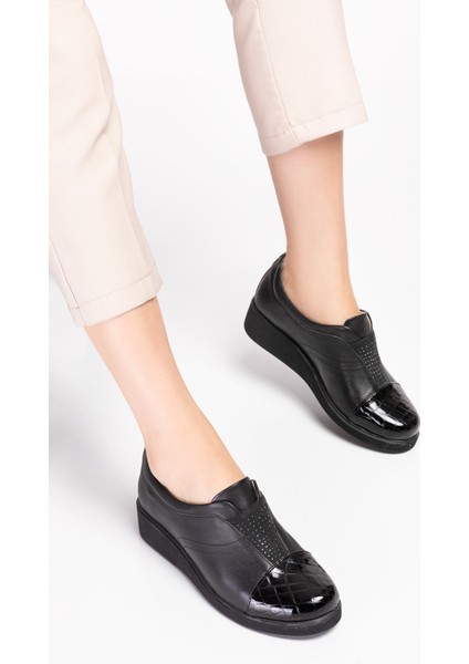 Kadın Hakiki Deri Siyah Kroko Anatomik Taban Rahat Ayakkabı