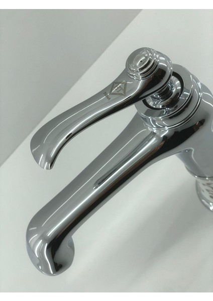 Seramik Desenli Krom Lavabo Bataryası