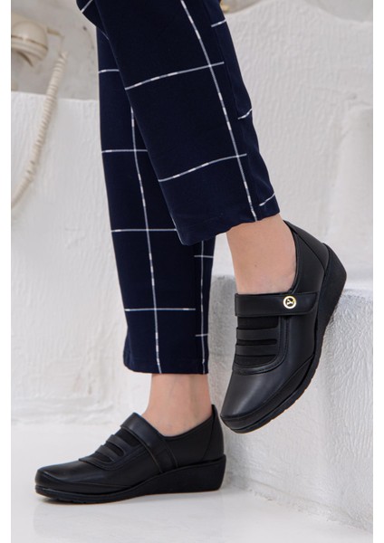 Yağlıoğlu 1923 Günlük Bayan Ortopedik Ayakkabı fiyatları